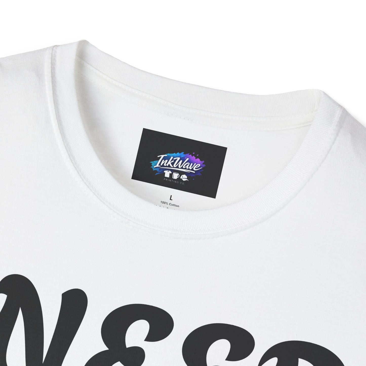 Graphic T-Shirt "I Need a Huge Cocktail" — Funny Bar & Party Tee