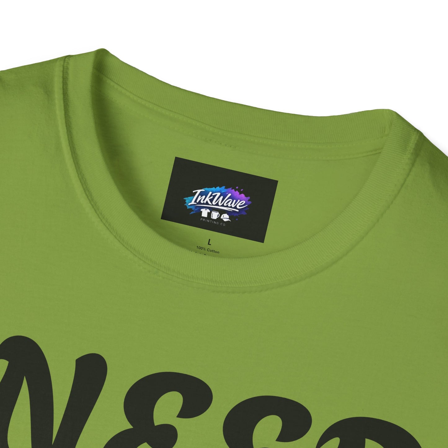 Graphic T-Shirt "I Need a Huge Cocktail" — Funny Bar & Party Tee